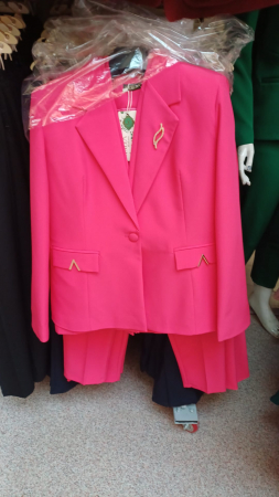 Jachete Dama - Compleu dama office elegant cu sacou cu detalii aurii si pantaloni conici - Perfect pentru birou si ocazii speciale