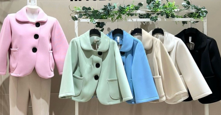 Jachete Dama - Jacheta LAMIA cu 3 nasturi negri - Mint, Pink, Bleu, Beige, White, Black - Jacheta din neopren cu maneci speciale