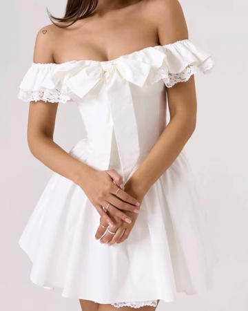 Imbracaminte Dama - Rochie Bardot A-line mini, volanase, fundita si dantela, alb/negru, marime universala s-m