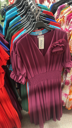 Rochii Dama - Rochie damă vaporoasă din vâscoză cu floare aplicată – talie elastică – mărime universală S–2XL