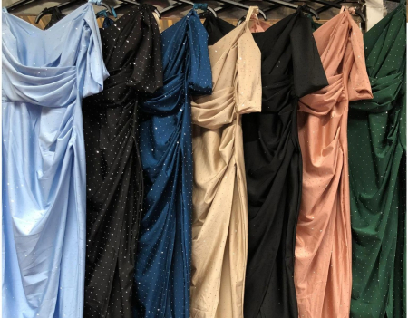 Rochii Dama - Rochie midi satin-lycra cu strasuri, bretele subtiri, umeri goi si croiala petrecuta – marime universala S-M