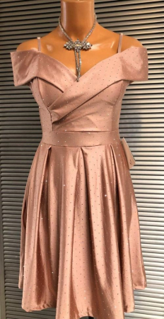 Rochii Dama - Rochie scurta satin-lycra cu strasuri, bretele subtiri si revere lasate – eleganta cu umerii goi, marime universala S-M
