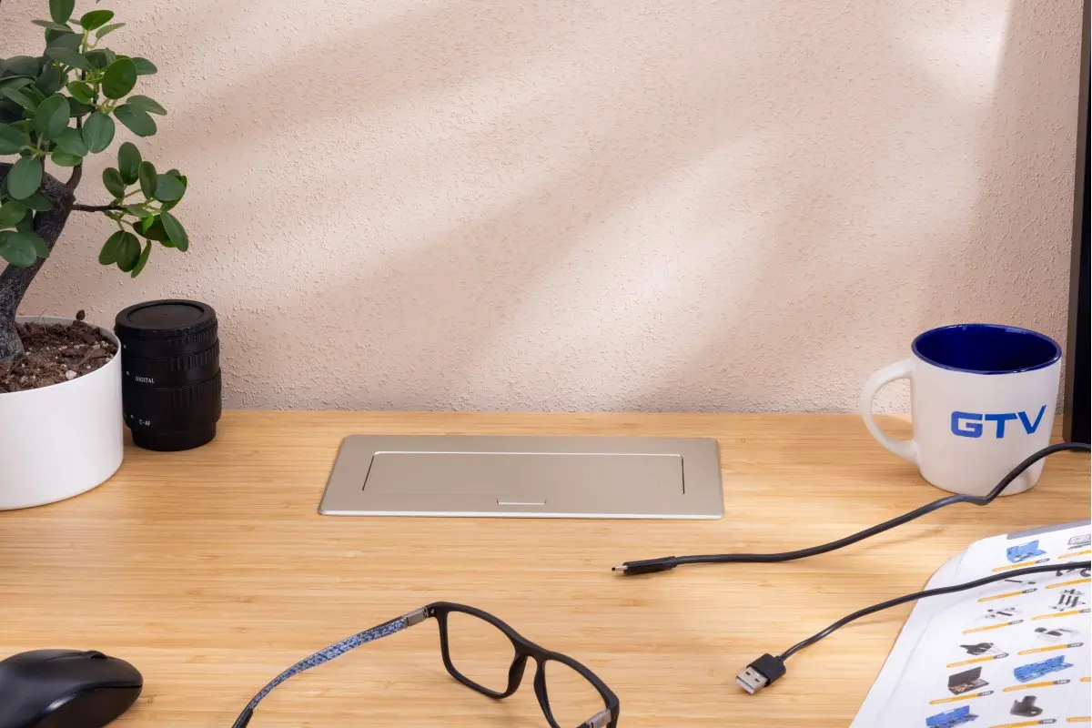 Priza incastrabila dreptunghiulara 2xSCHUKO, 2xUSB, 1xRJ45, negru mat [5]