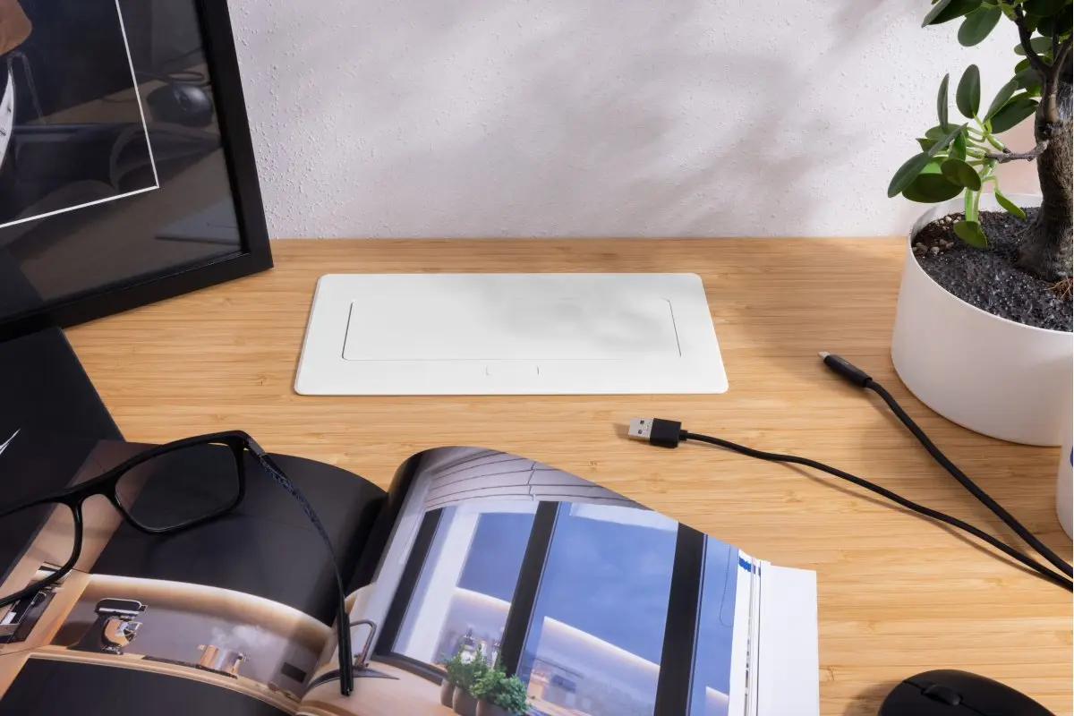 Priza incastrabila dreptunghiulara 2xSCHUKO, 2xUSB, 1xRJ45, negru mat [7]