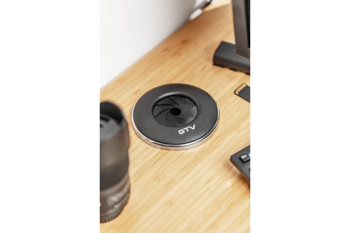 Priza incastrabila in blat SHUTTER 1xSchuko negru mat [3]