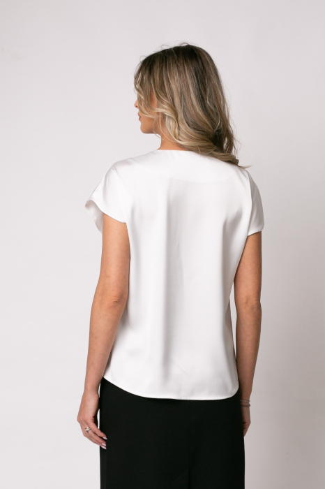 Bluza albă elegantă accesorizată pe bust [4]