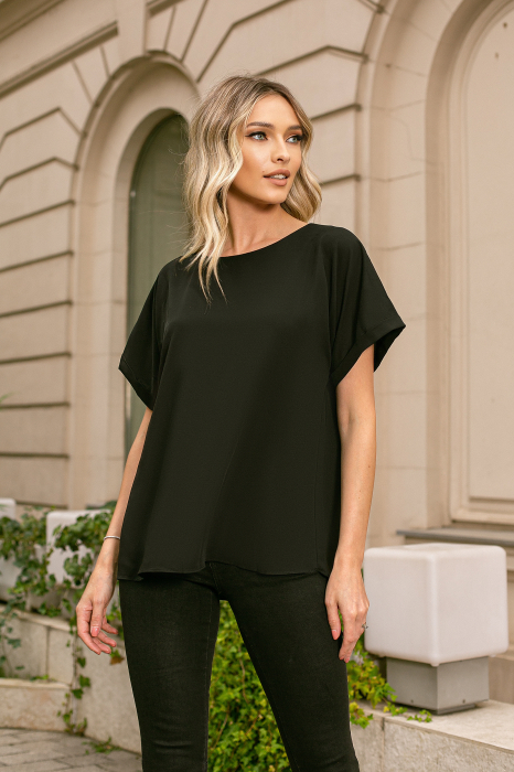 Bluza Carla neagră cu mânecă scurtă [2]