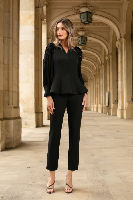 Costum damă elegant accesorizat cu pietricele [4]