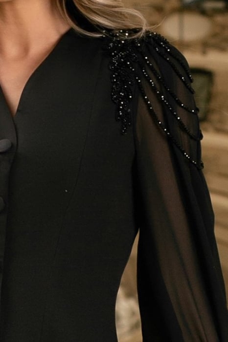 Costum damă elegant accesorizat cu pietricele [6]