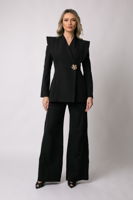 Costum elegant negru cu mâneci decupate [2]