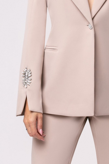 Costum From elegant bej  cu mâneci accesorizate [6]