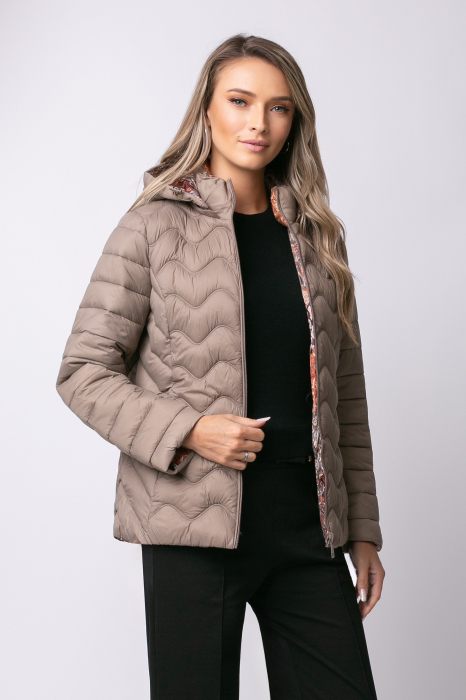 Geacă bej matlasată cu doua fețe și glugă detașabilă [5]