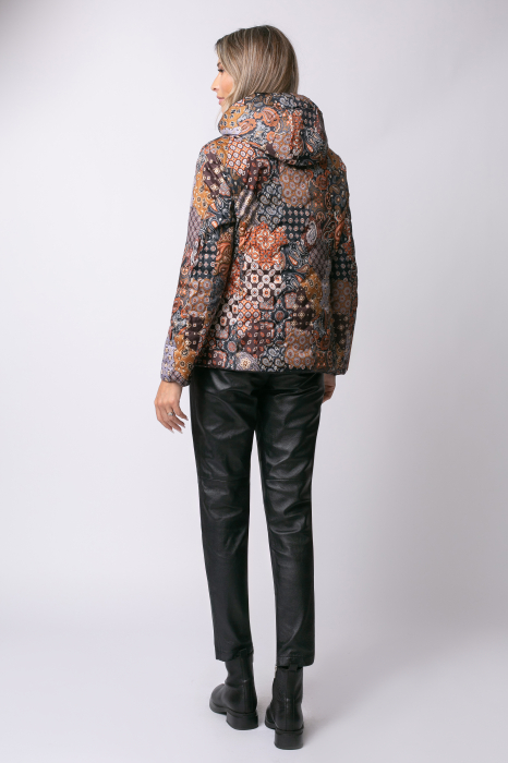 Geacă neagră matlasată cu doua fețe și glugă detașabilă [10]