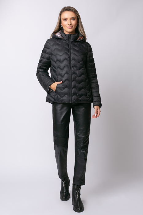 Geacă neagră matlasată cu doua fețe și glugă detașabilă [5]