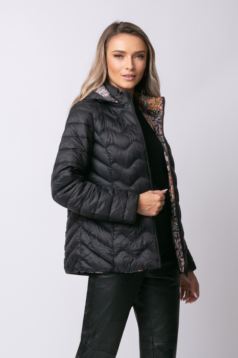 Geacă neagră matlasată cu doua fețe și glugă detașabilă [4]