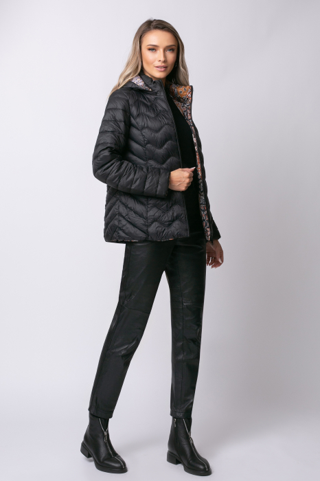 Geacă neagră matlasată cu doua fețe și glugă detașabilă [2]