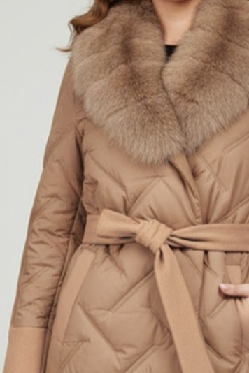 Geacă Viada bej accesorizată cu guler din blană naturală detașabil [2]