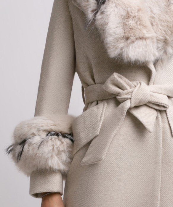 Palton bej din lână cu blană detașabilă la guler și mâneci [9]