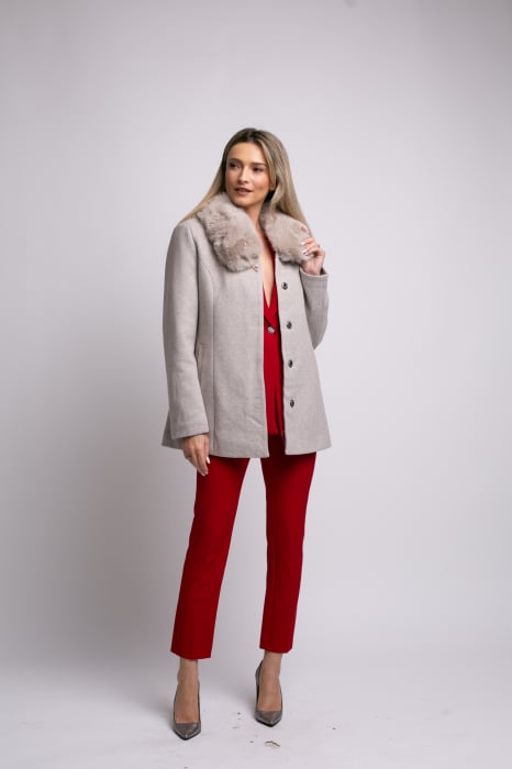 Palton bej mărime mare accesorizat cu blană detașabilă la guler [2]