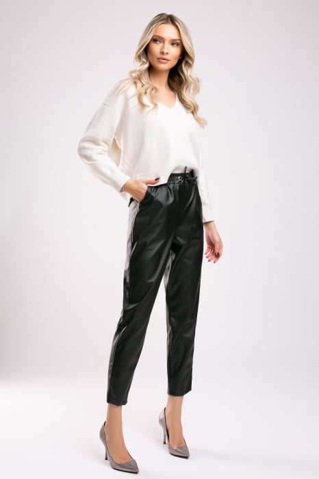 Pantaloni Era casual negri din piele [4]