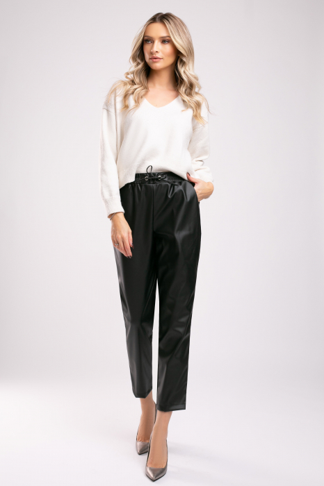 Pantaloni Era casual negri din piele [2]