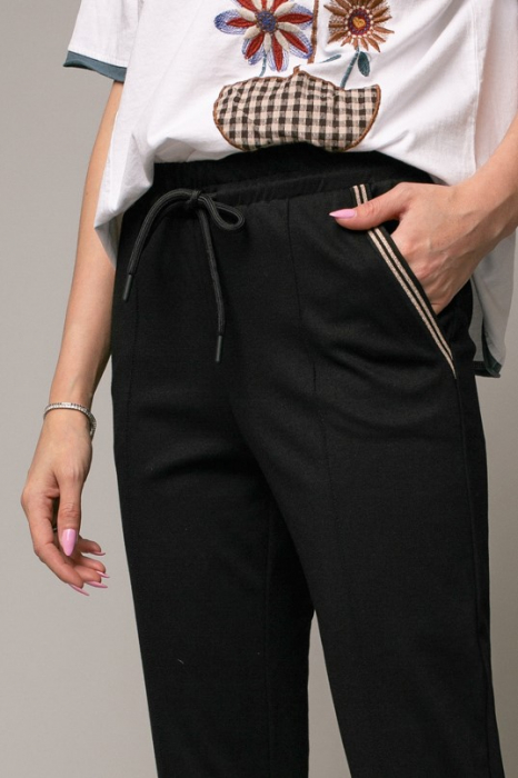 Pantaloni Margo casual negri cu dungă [4]