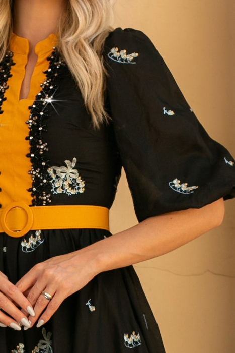 Rochie Amanda neagră din bumbac cu flori brodate [4]