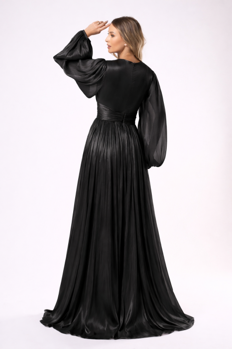 Rochie Amelia neagră lungă accesorizată cu floare în talie [3]