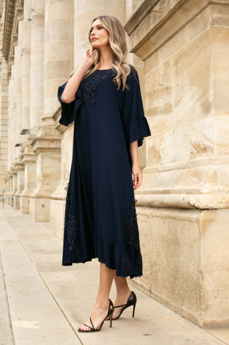 Rochie bleumarin mărime mare accesorizată cu dantelă [2]