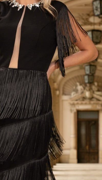 Rochie de ocazie cu franjuri lungi și perluțe in zona gâtului [4]