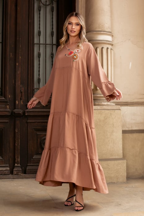 Rochie din vâscoză mărime mare camel accesorizată cu broderie [2]
