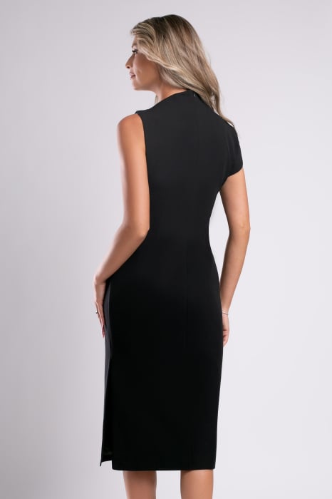 Rochie elegantă neagră accesorizată cu broșă [3]