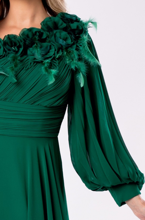 Rochie elegantă verde smarald cu pene și flori 3D [4]