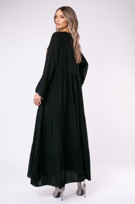 Rochie neagră din vâscoză mărime mare accesorizată cu broderie [3]