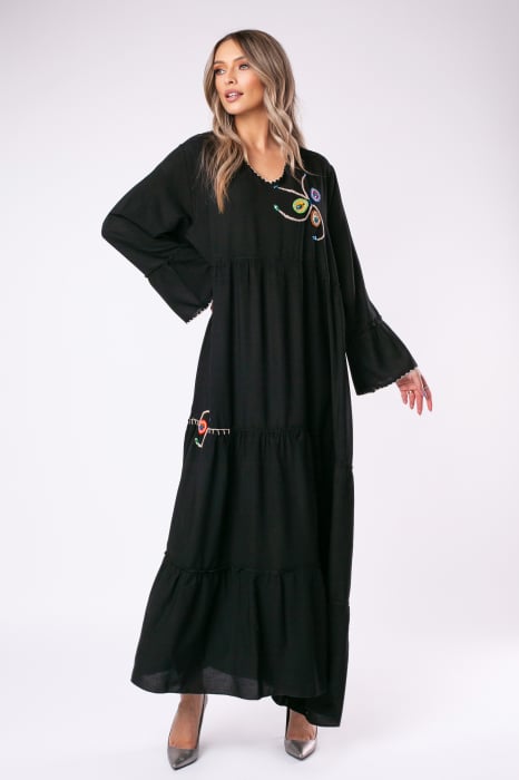 Rochie neagră din vâscoză mărime mare accesorizată cu broderie [2]