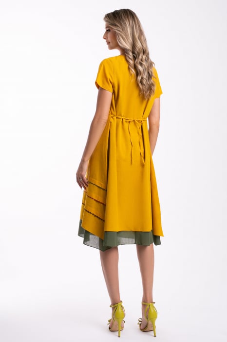 Rochie galbenă din bumbac accesorizată pe bust [3]