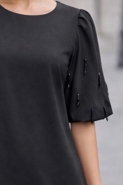 Rochie midi fucsia cu mâneci accesorizate cu pietricele [3]