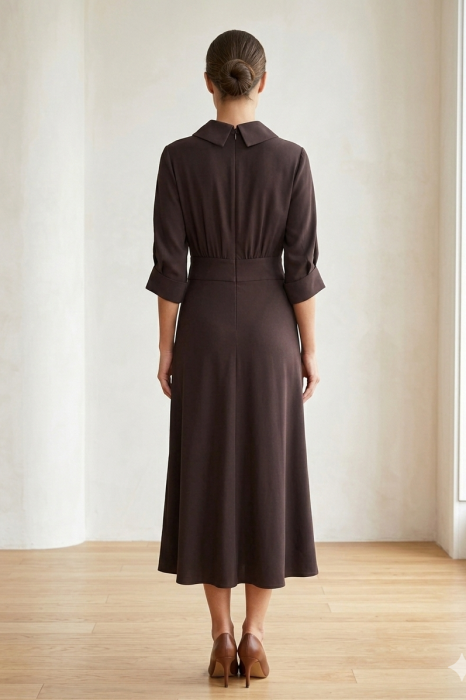 Rochie midi maro cu accesoriu pe bust [2]