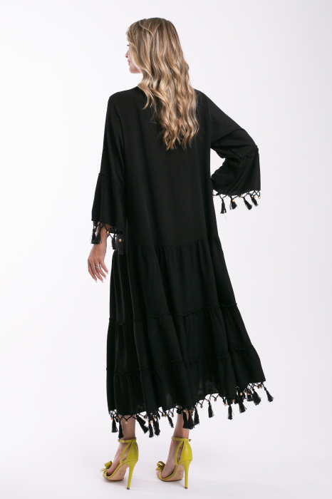 Rochie neagră din vâscoză mărime mare accesorizată cu franjuri [3]