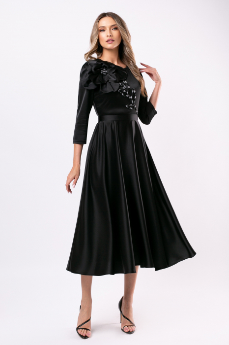 Rochie neagră elegantă accesorizată cu o floare 3D [3]