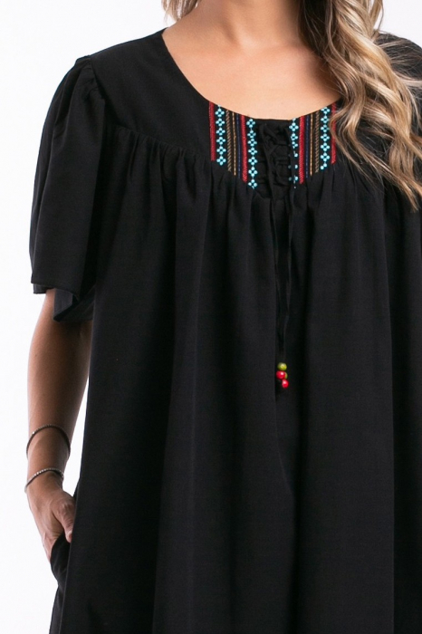 Rochie neagră mărime mare accesorizată cu broderie [5]