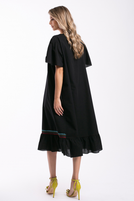 Rochie neagră mărime mare accesorizată cu broderie [4]