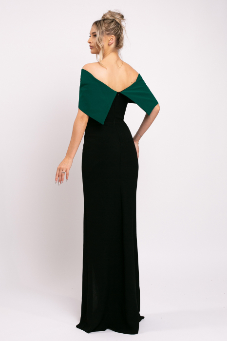 Rochie Nera neagră elegantă cu accesoriu deosebit pe bust [3]