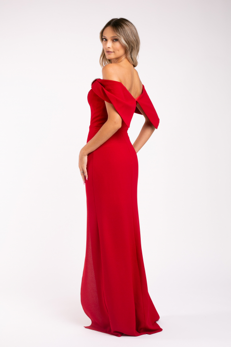 Rochie Nera roșie elegantă cu accesoriu deosebit pe bust [3]