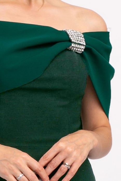 Rochie Nera verde elegantă cu accesoriu deosebit pe bust [3]