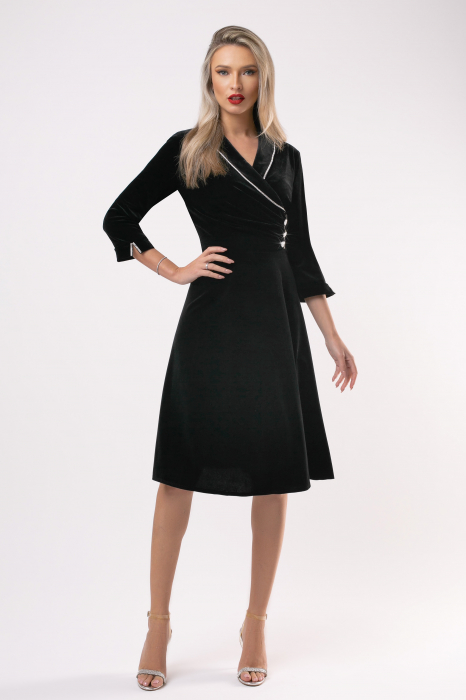 Rochie Oana din catifea neagră mărime mare accesorizată cu ștrasuri [2]