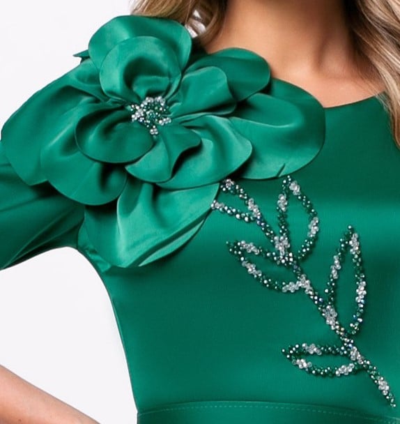 Rochie verde elegantă accesorizată cu o floare 3D [5]
