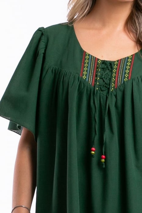 Rochie verde mărime mare accesorizată cu broderie [5]