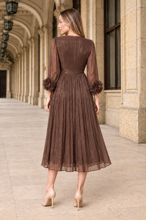 Rochie VIADA maro elegantă accesorizată pe mâneci [3]