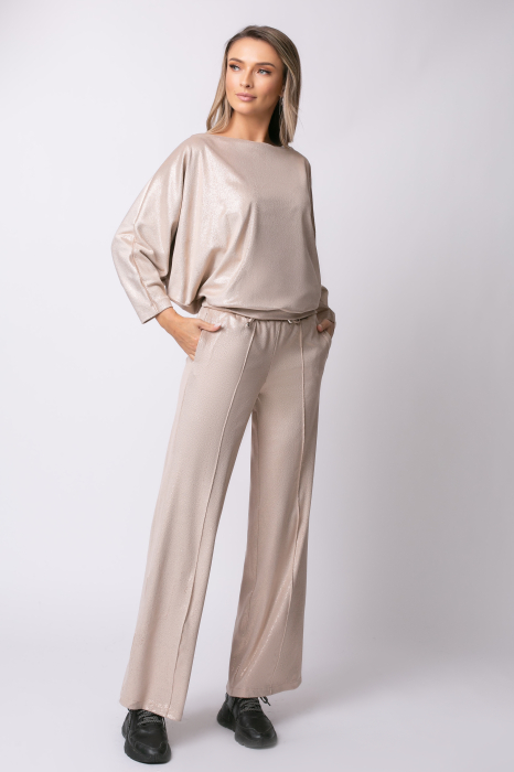 Trening bej deschis din catifea cu sclipici și mâneci tip fluture [1]